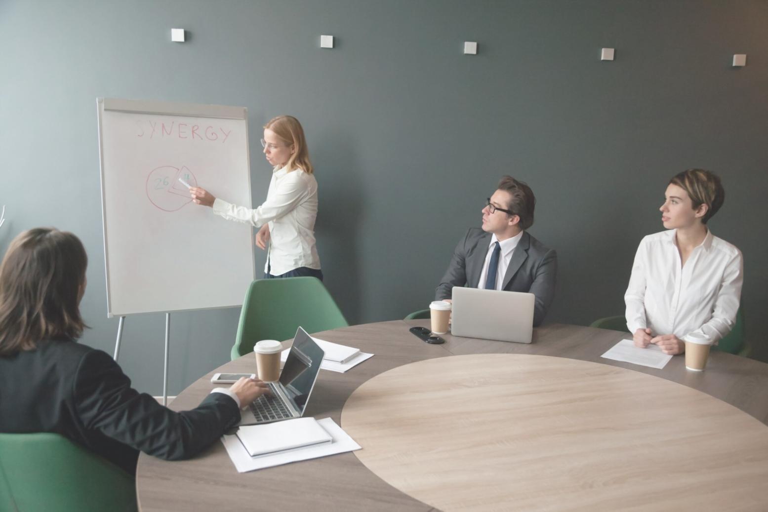 Moderne Finanzanalyse mit digitalen Tools und bewährten Methoden
